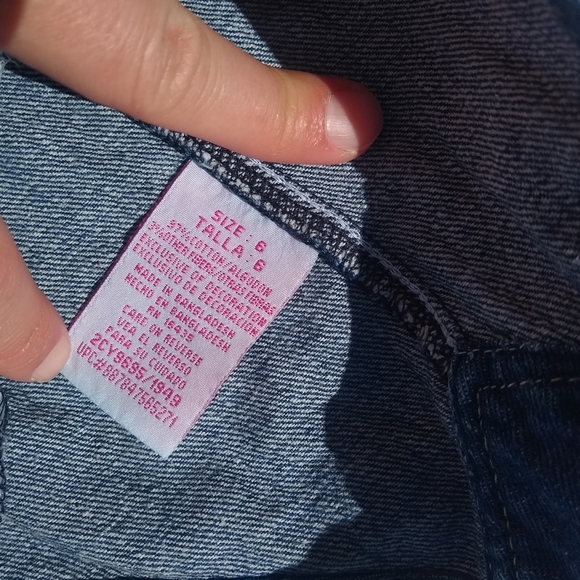 YOUNG HEARTS • girls denim shortalls yellow trim - Picture 4 of 7